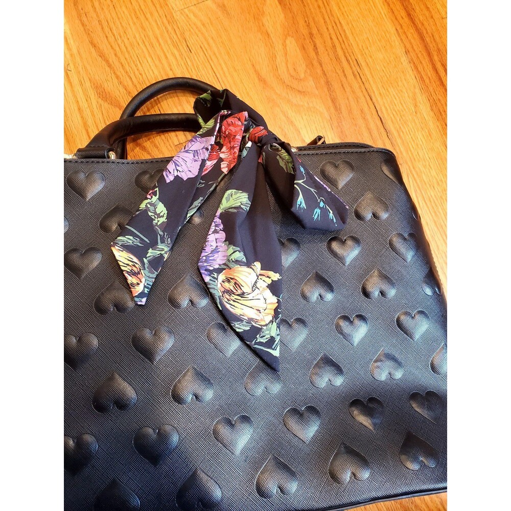 Betsey Johnson Embossed Heart Satchel Purse Bag Black - Picture 2 of 11